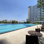 Good Choice And Comfy Studio Springlake Summarecon Bekasi Apartment By Travelio