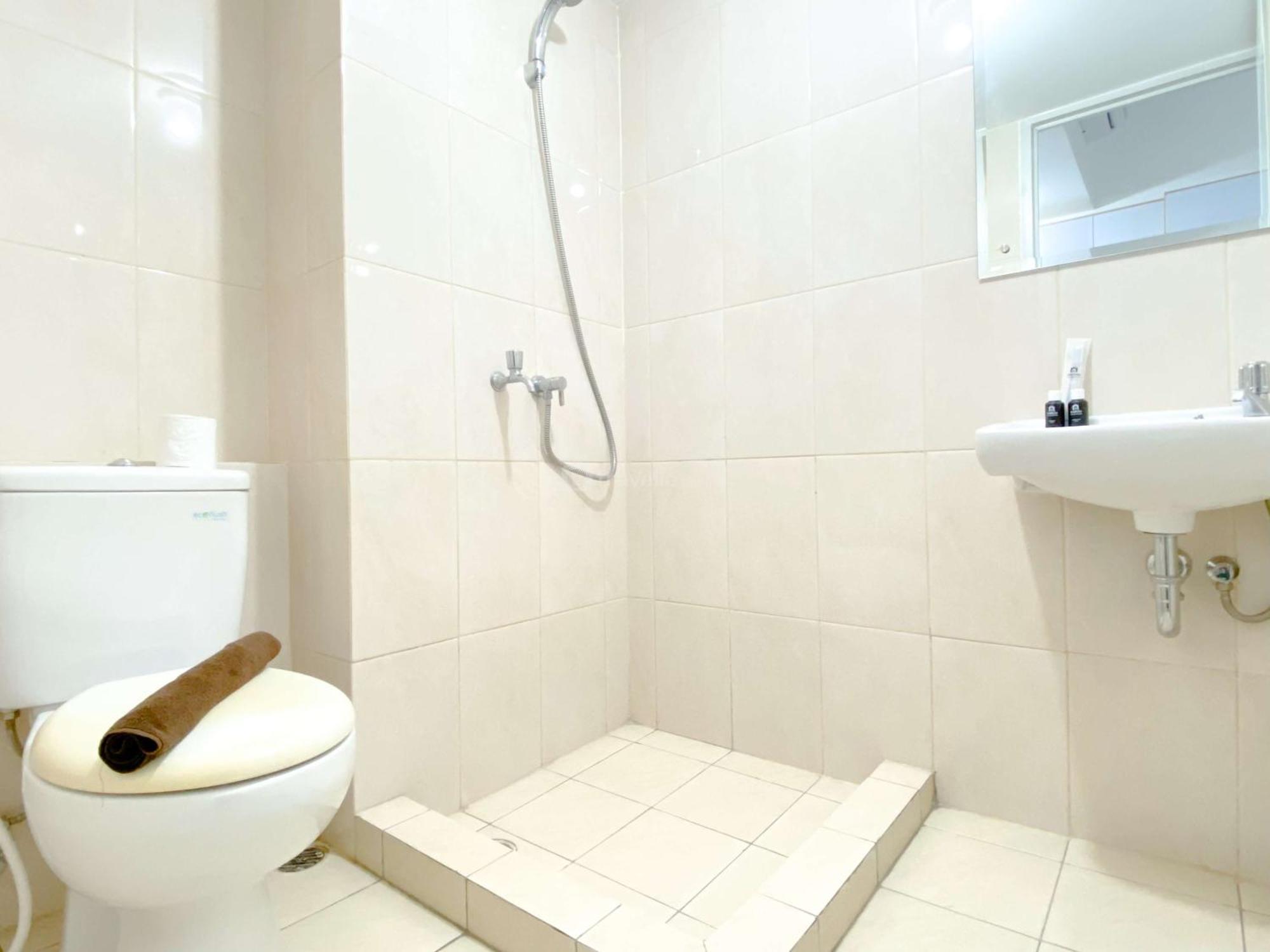 Good Choice And Comfy Springlake Summarecon By Travelio *