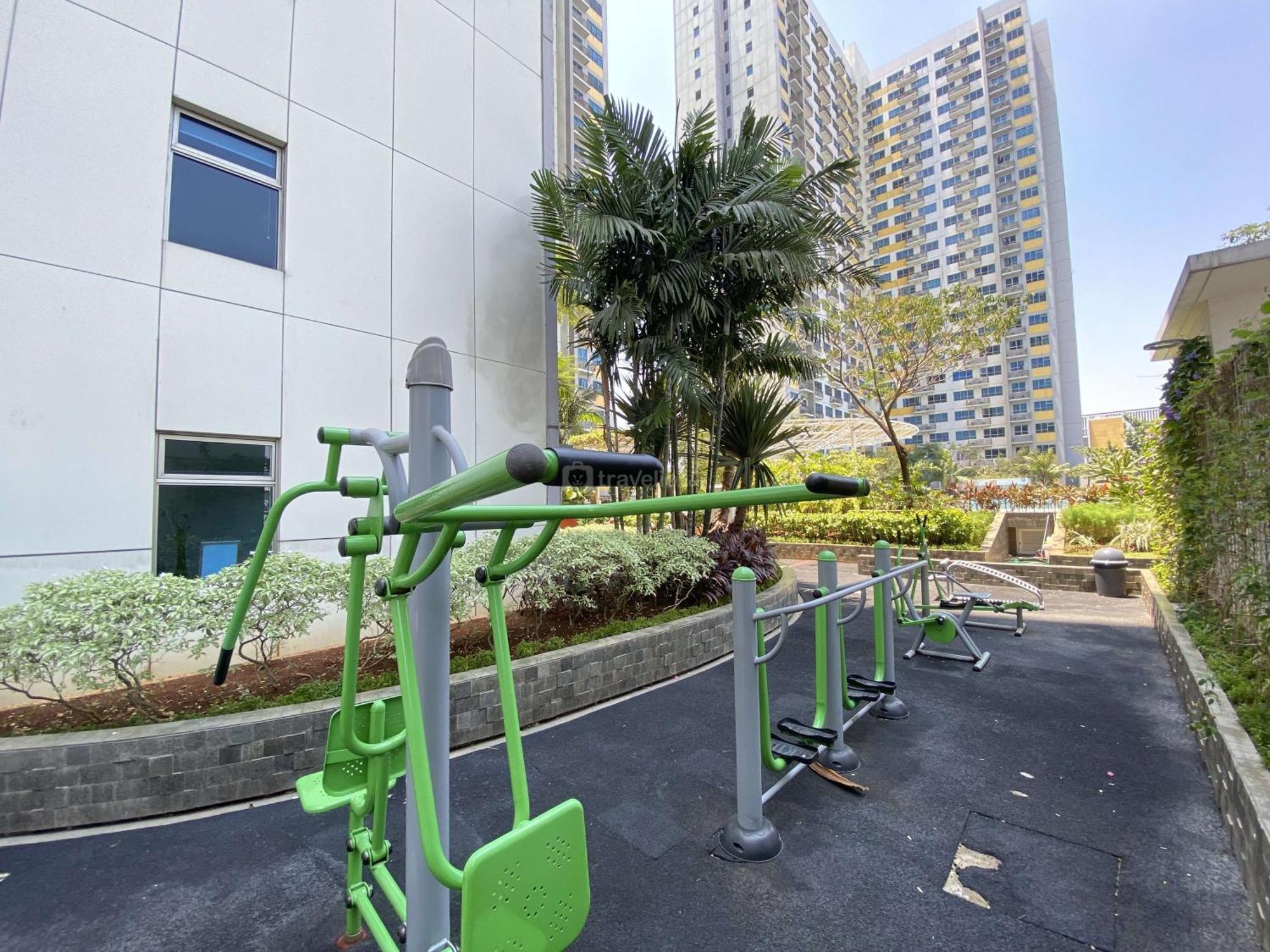 Good Choice And Comfy Springlake Summarecon By Travelio